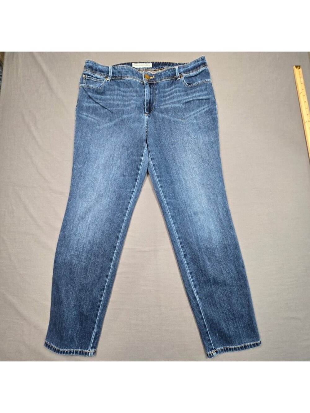 Chicos Platinum Denim Womens Jeans Size 1 8 Blue Stretch Mid Rise Straight Leg